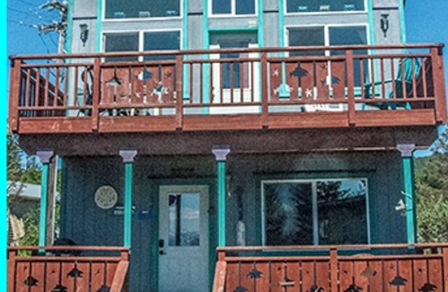 THE SEA GYPSY - A HOMER SEASIDE COTTAGE