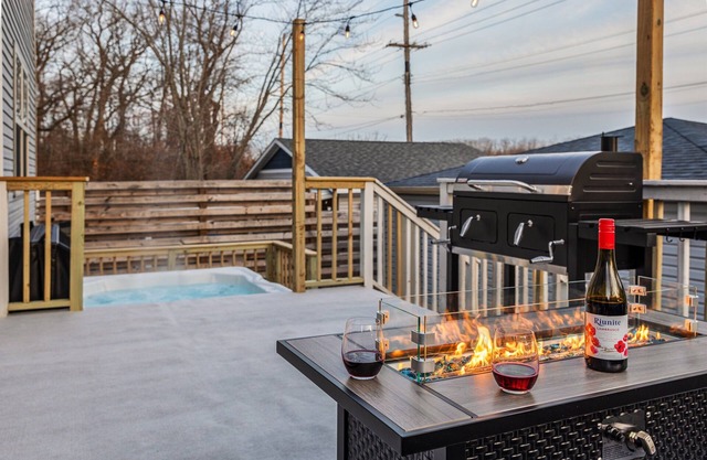 The Sheridan Duo | 11BR + Sauna + 2 Hot Tubs