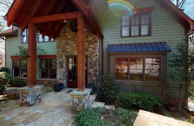 The Shoreland Home on Lake Lanier With Dock