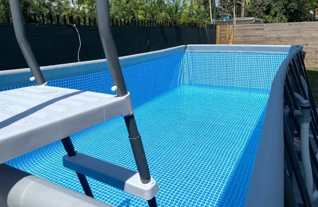 The Shores House, Large Warm Miami Pool Home