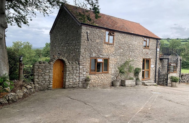 The Stables, Lovely Country Apartment in a Converted Barn