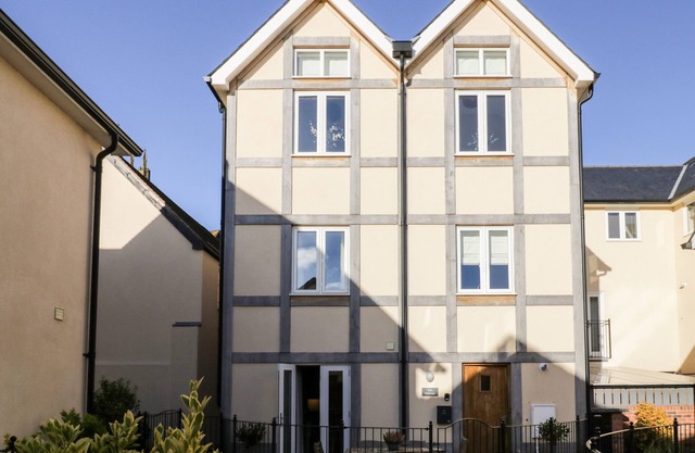 THE STOKESAY, pet friendly, with a garden in Ludlow