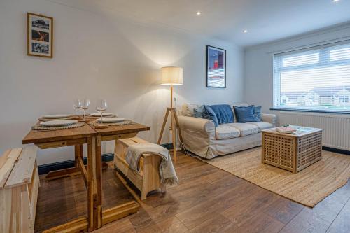 The Stowaway - Coastal Bungalow - Crabpot Cottages Hunstanton