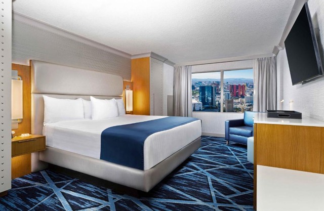 The STRAT Hotel, Casino & Tower
