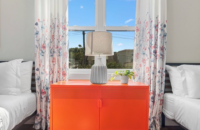 The Summit Suite W/Parking - 20 Mins to NYC + Walk to Shops