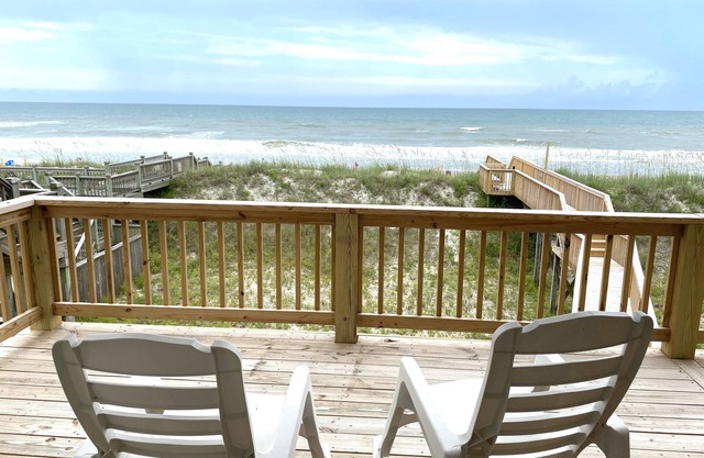 The Surf - Surf's Up! Oceanfront Getaway!