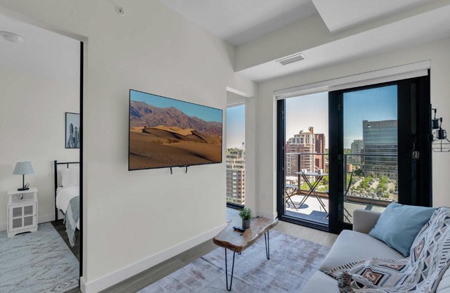 The Terra Flat DT Skyline Views