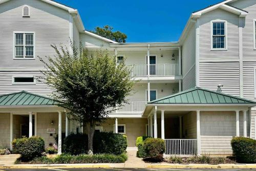The Tides - 19994 Sandy Bottom Cir #8105