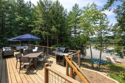 The Timber Shore @ Interlochen Private Lakefront Hot Tub Game Room 12 Forested Acres