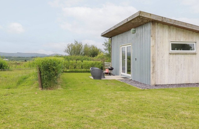 THE TINYSTORE, romantic, character holiday cottage in Lanivet