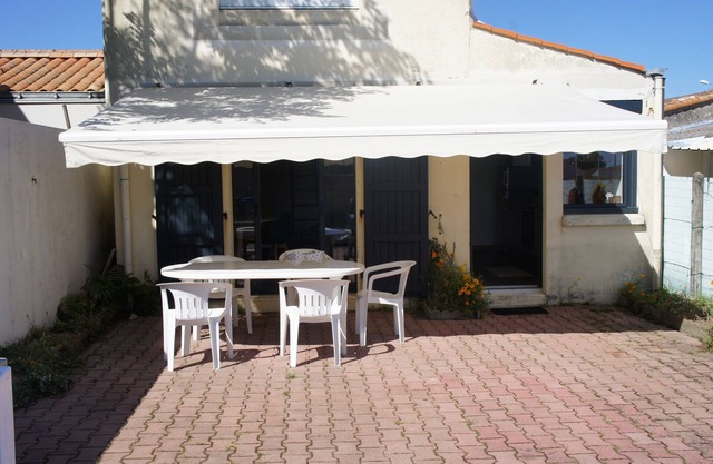 The Tranche sur Mer center