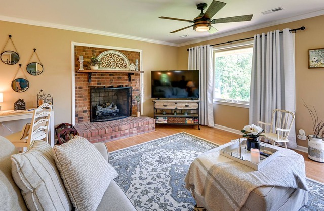 'The Travis House at Lantern Springs' on Farm!