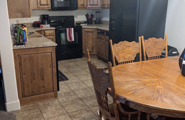 The Tuscan Lodge: A Deluxe 3 Bedroom, 2 bathroom furnished Condo