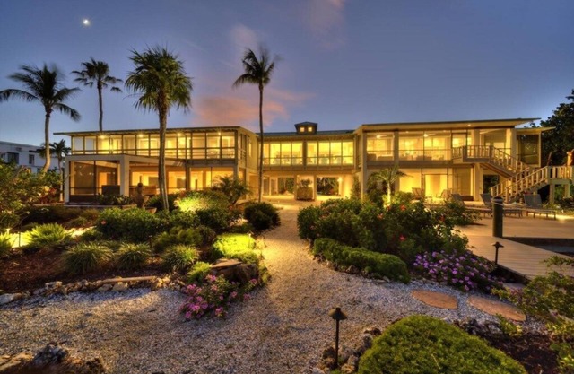 The ultimate luxury Captiva Island vacation home!