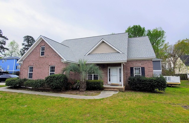 The Valentine - A Large Cozy Home Close To It All