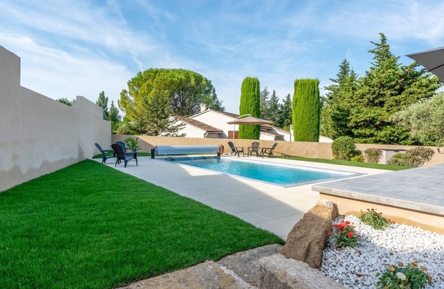 THE VILLA OF ROSEAUX