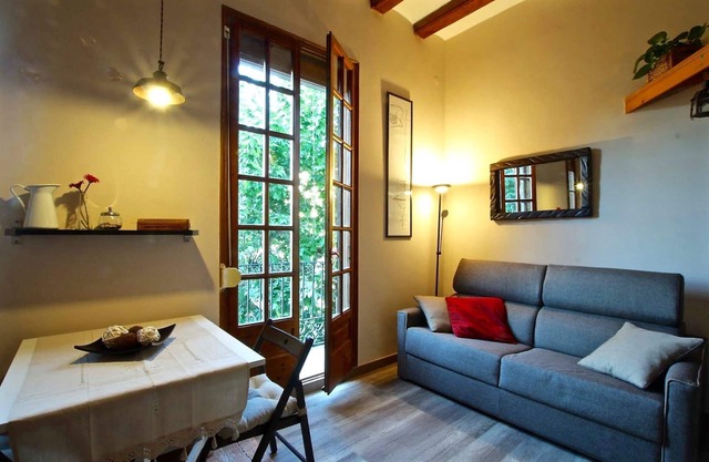 The Wood House; a different way to discover Barcelona. Central and comfortable