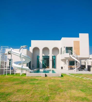 The Woofington Pet Friendly Pool Villa