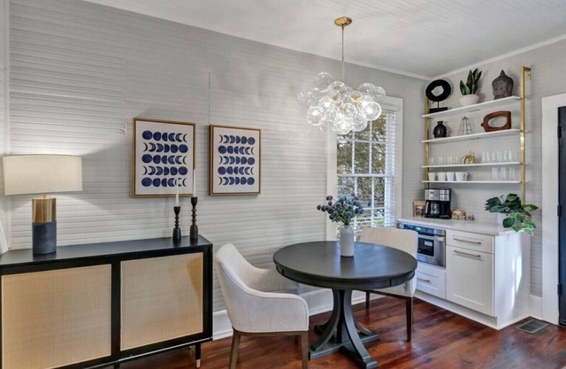 The Wren's Nest | 1BR 2BA Guesthouse
