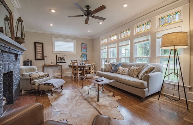 The Young House Very Close To Downtown Murfreesboro 35 minutes from Nashville!