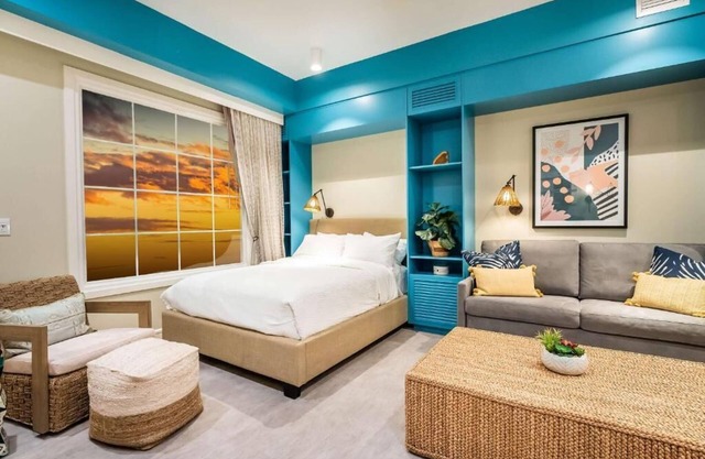 Theme Park Paradise! Short Drive to Disney’s Boardwalk! Free Breakfast & Parking