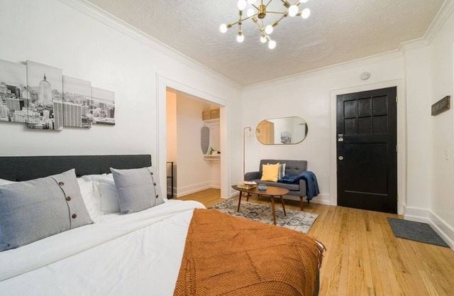 This apartment is a 0 bedroom(s), 1 bathrooms, located in Rochester, NY.