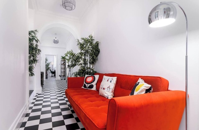 This apartment is a 3 bedroom(s), 2 bathrooms, located in North Yorkshire, England.