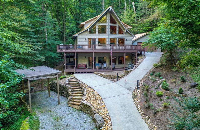 This Charming home offers seclusion for the perfect get away !