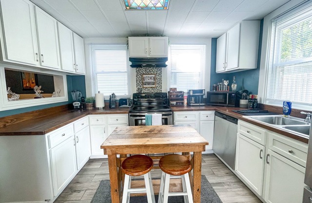 This house is a 3 bedroom(s), 2 bathrooms, located in Winchester, KY.
