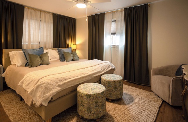 This house is a 4 bedroom(s), 3 bathrooms, located in Central Point, OR.