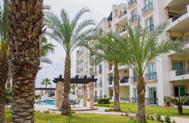 This is the Place! 1 Block to Medano Beach 10 Min Walk to Downtown Cabo/Marina