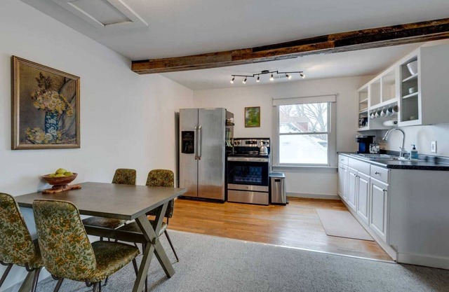 This loft is a 1 bedroom(s), 1 bathrooms, located in Nashville, TN.