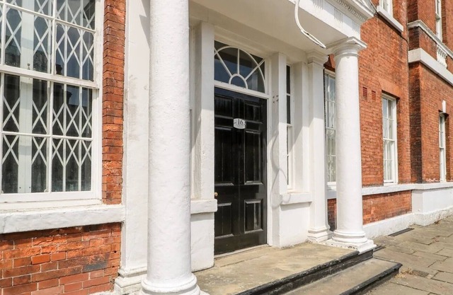 This serviced apartment is a 1 bedroom(s), 1 bathrooms, located in West Yorkshire, England.