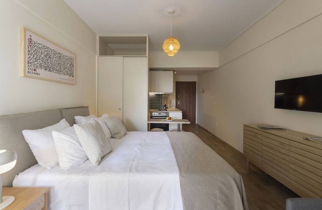 Thiseos 5-7·Renovated Studio with Sea View in Pala