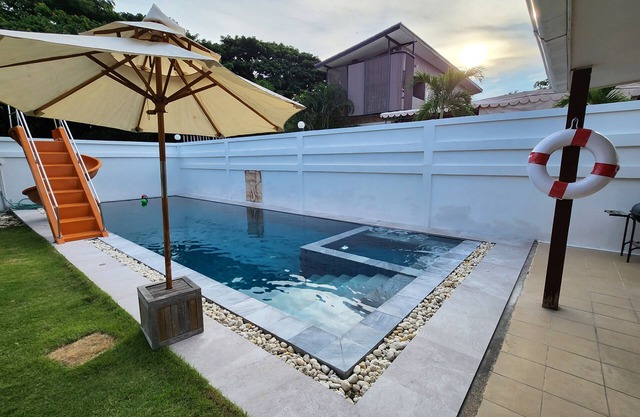 Thiva Pool Villa Hua Hin