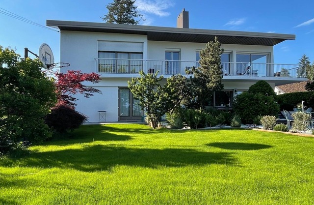 Thonon, in a residential area, studio in a house near the spa center.
