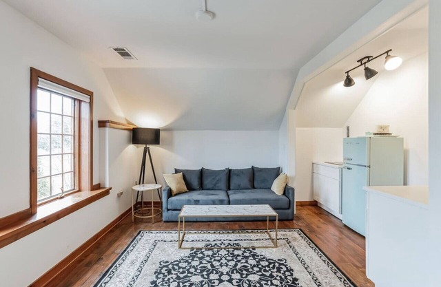 Thornton Studio w/Kitchenette