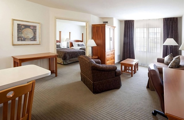 Three 2BR Suites with Full Kitchens! Close to The Alamo! With Pool Access!