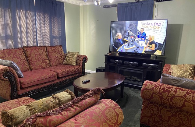 Three bedroom 5 minutes to state university & town, 10 min to baptist hospital