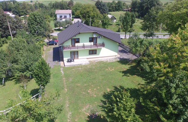 Three bedroom apartment with balcony Irinovac, Plitvice (A-17376-b)