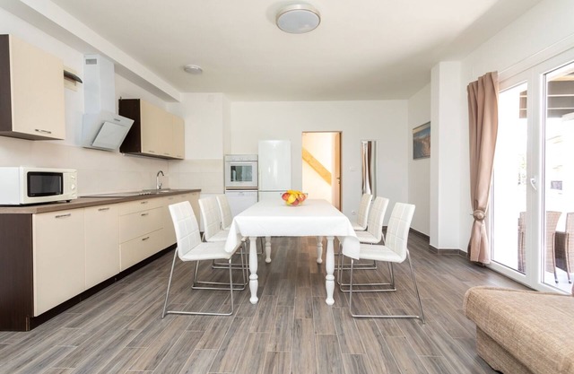 Three bedroom apartment with terrace and sea view Soline, Krk (A-9715-a)