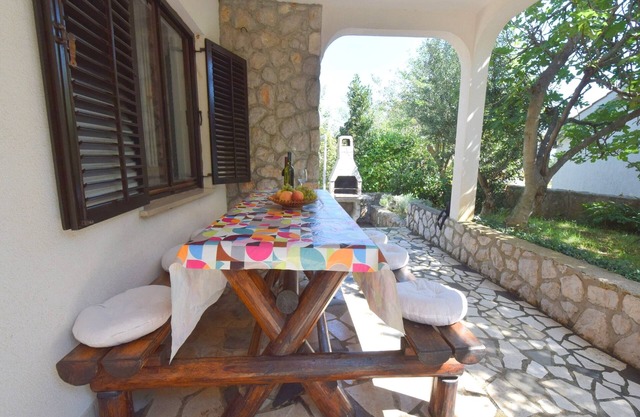 Three bedroom apartment with terrace Omišalj, Krk (A-20485-a)