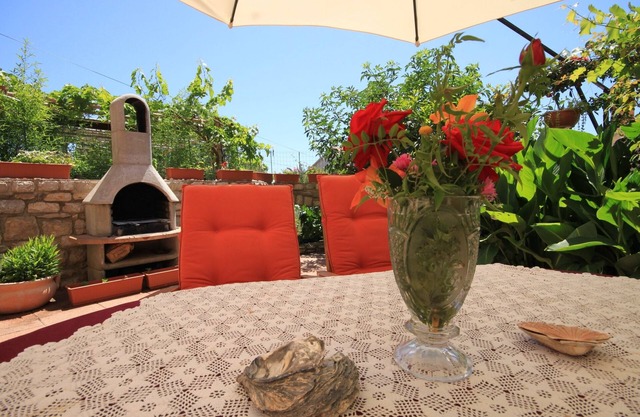 Three bedroom apartment with balcony Ćunski, Lošinj (A-8010-b)