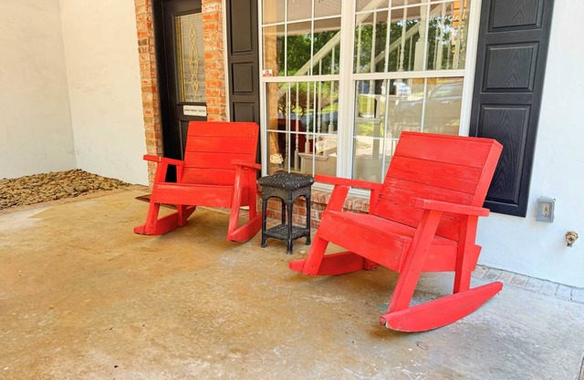 Three Bedroom House at Hamestring Creek