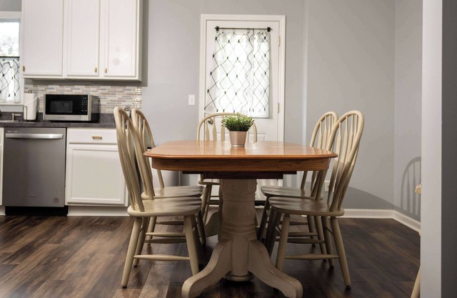 Three Blocks from Paradise – Cozy Home for 8 Near Lake Geneva