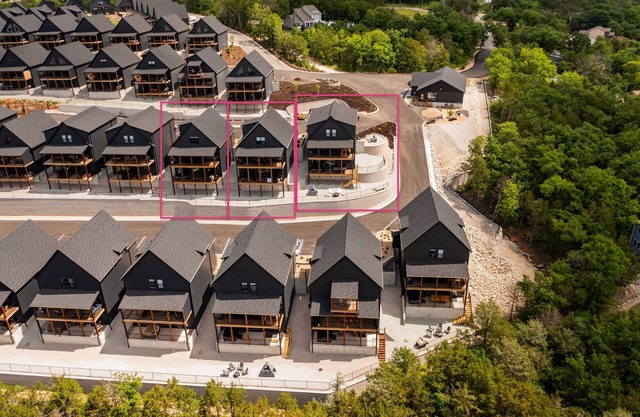 Three homes (sleeping 79) golf simulator, outdoor sauna, hot tub & fire table