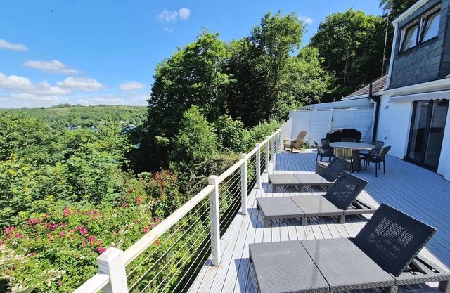 Three Quarter Cottage On The River Fowey