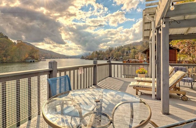 Tibor’s Landing on Lake Burton - Plus Dock House