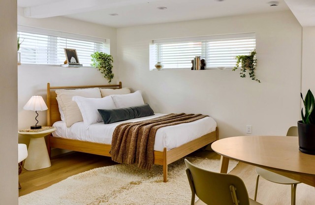 Tide House - Unit E | Seaside Studio w/Parking