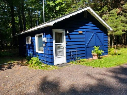 Timberlane Walleye Cabin